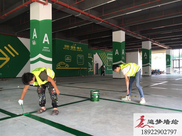 松山湖瑞鹰国际停车场